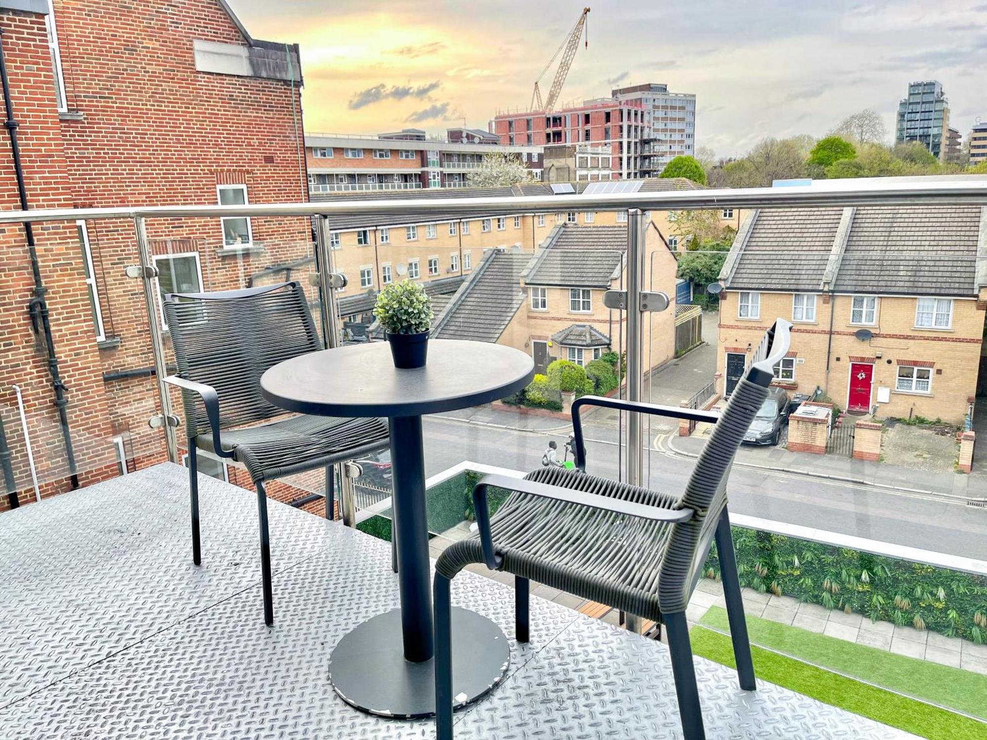 Contemporary With Private Terraces In Shoreditch, Hoxton, Islington Appartamento Londra