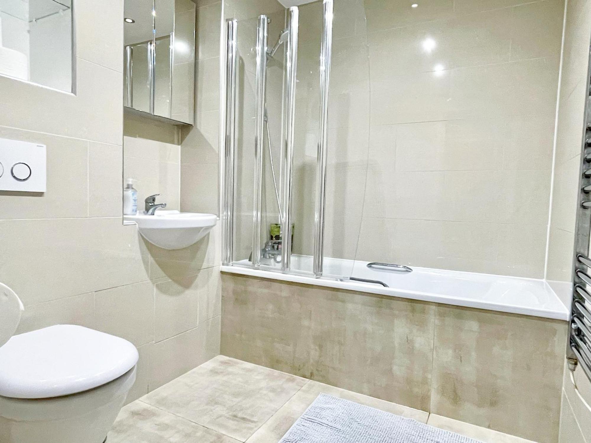 Contemporary With Private Terraces In Shoreditch, Hoxton, Islington Appartamento *