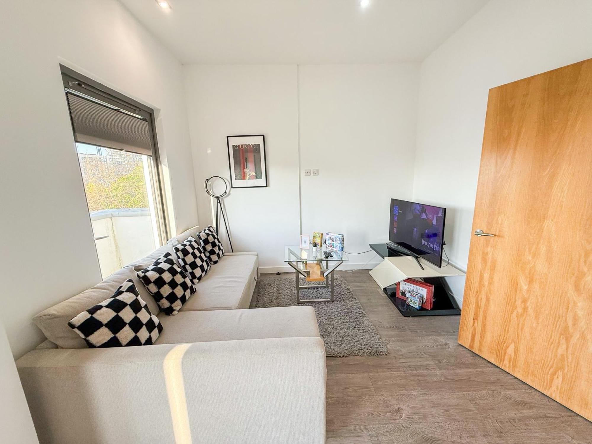 Contemporary With Private Terraces In Shoreditch, Hoxton, Islington London