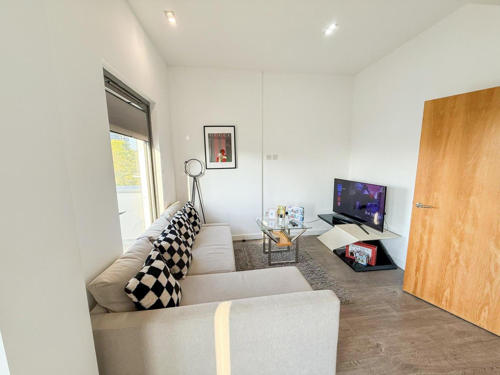 Apartment Contemporary With Private Terraces In Shoreditch, Hoxton, Islington London