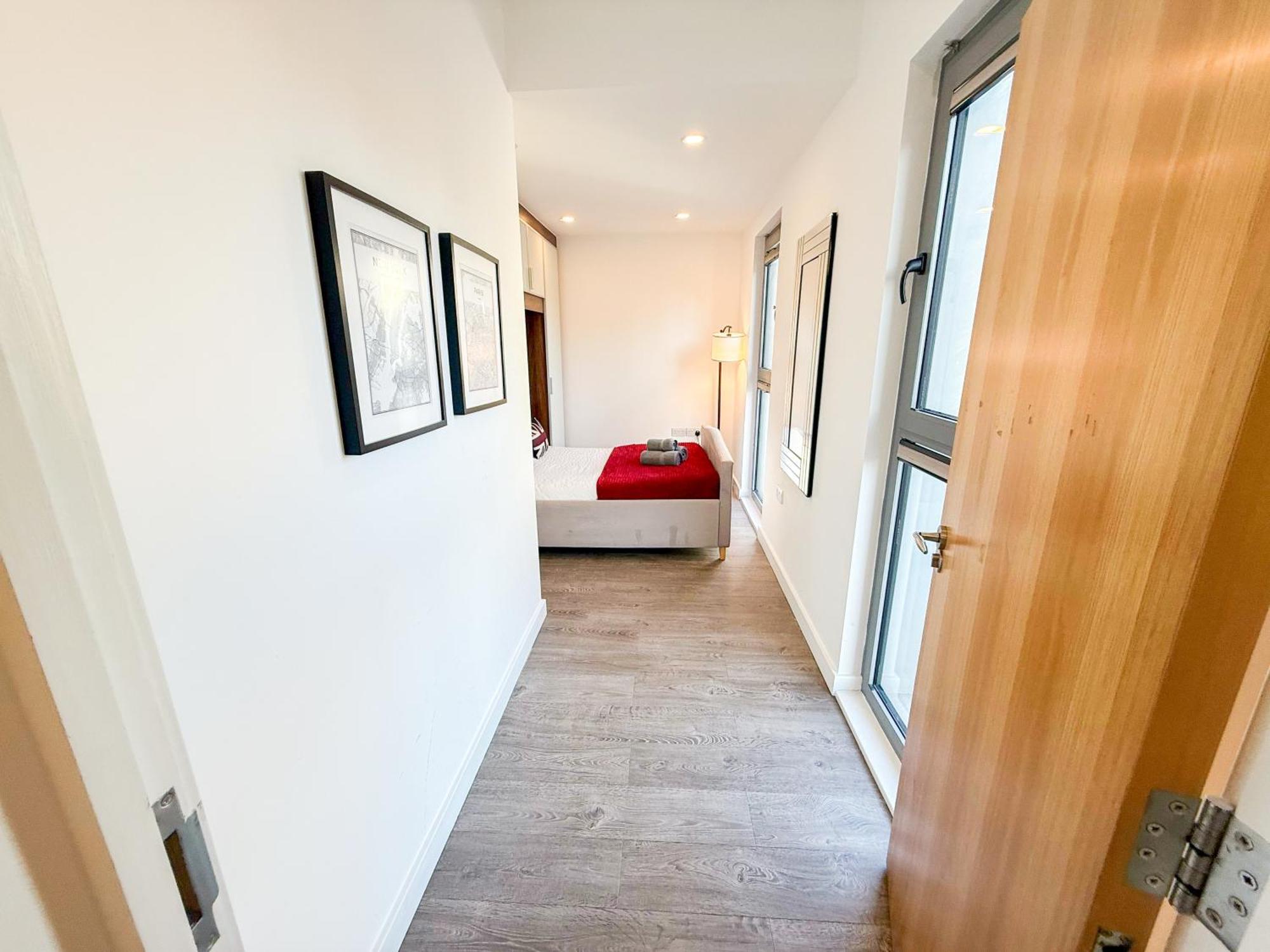 Contemporary With Private Terraces In Shoreditch, Hoxton, Islington London