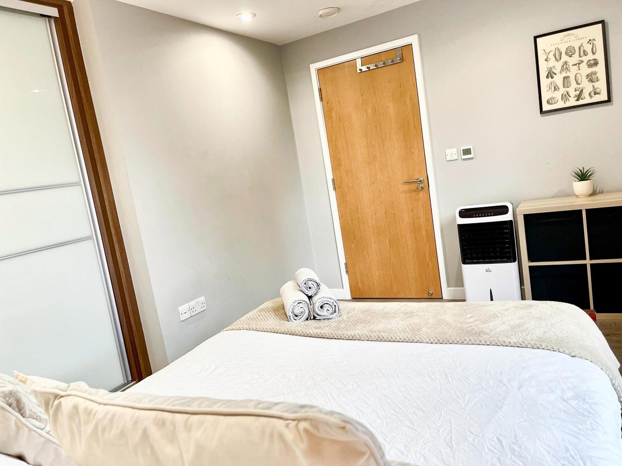 Contemporary With Private Terraces In Shoreditch, Hoxton, Islington London