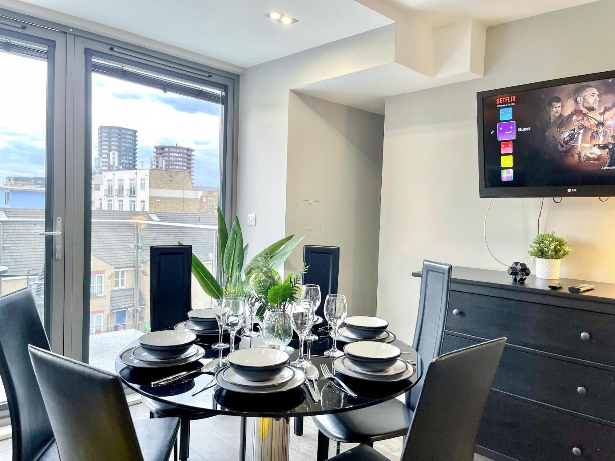 Contemporary With Private Terraces In Shoreditch, Hoxton, Islington *