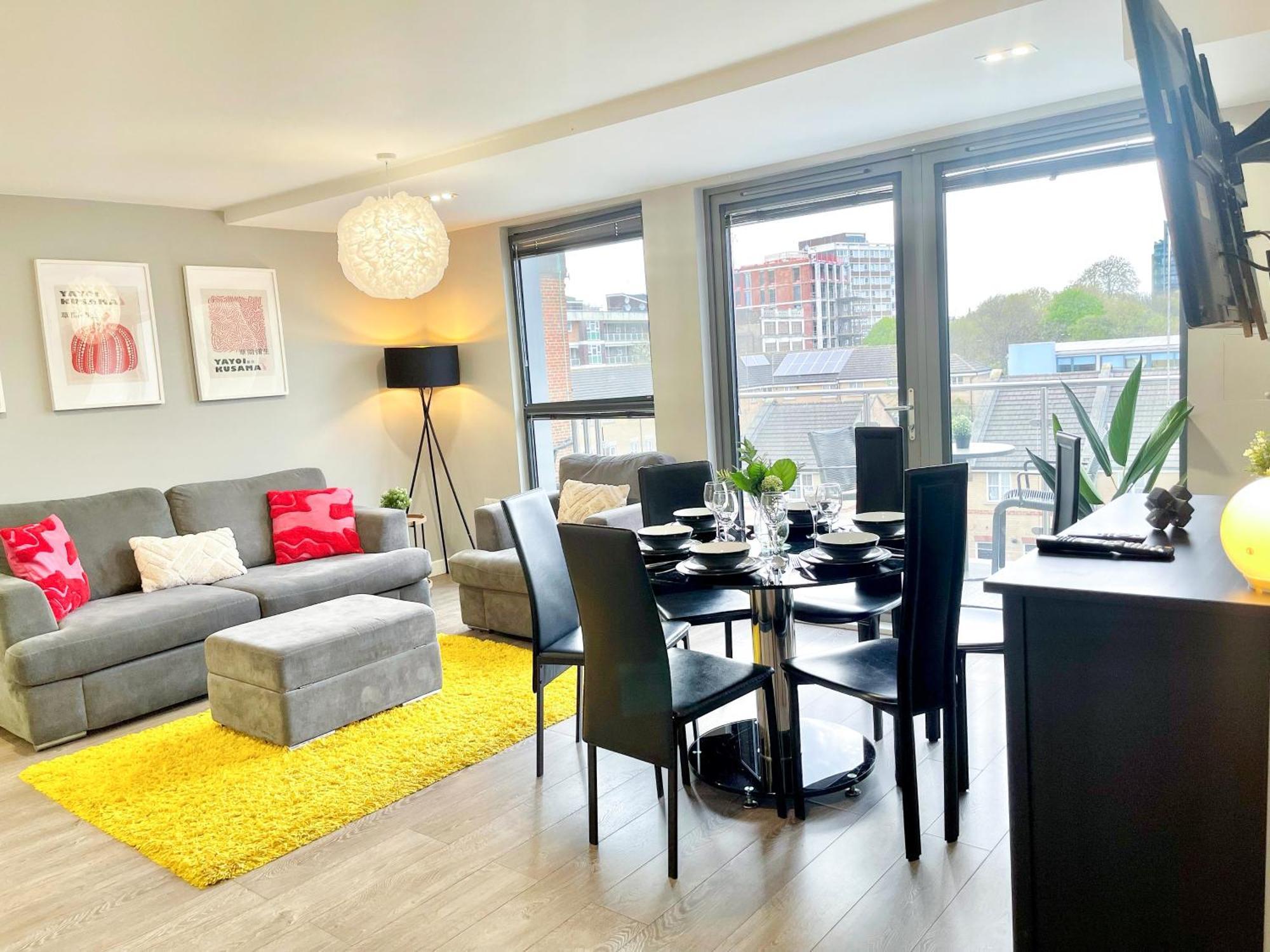 Contemporary With Private Terraces In Shoreditch, Hoxton, Islington London